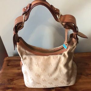 Authentic Vintage Dooney &Bourke Signature Purse
